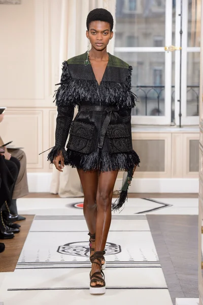 Look 10